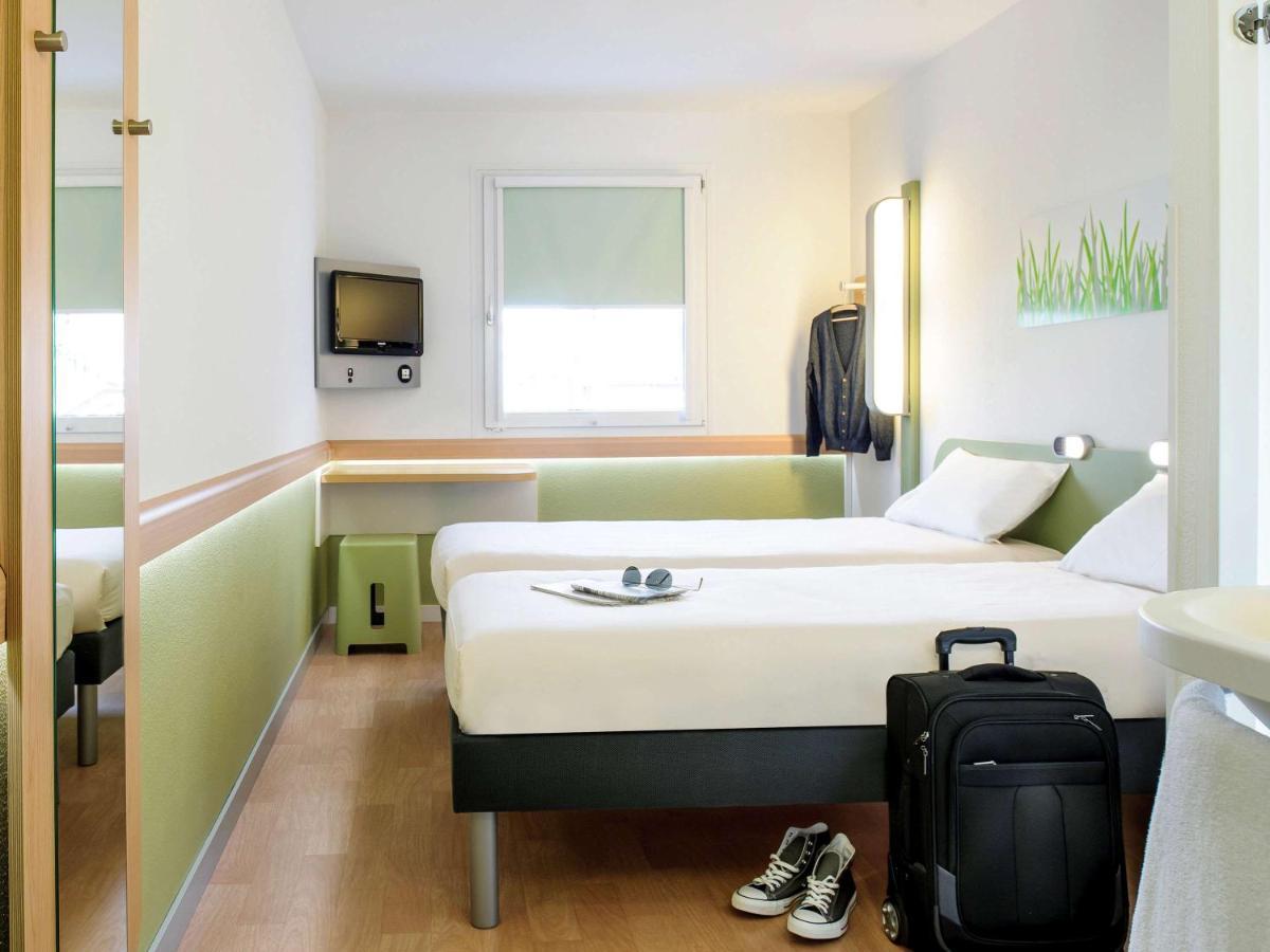 Ibis Budget Zurich Airport 2*