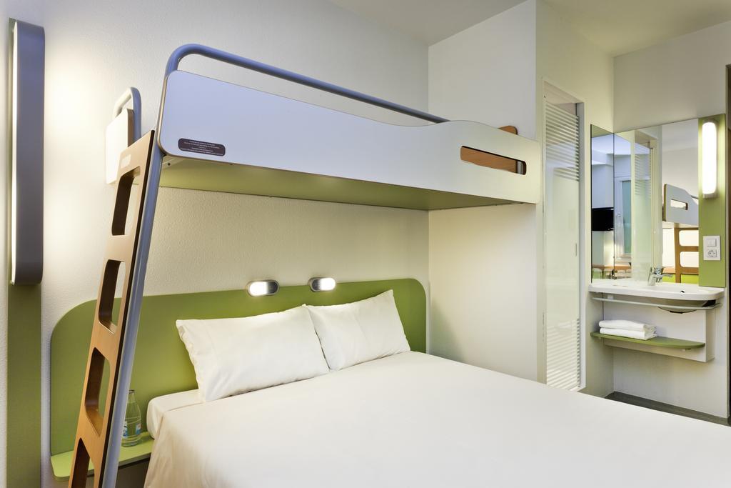 Ibis Budget Zurich Airport Hotel
