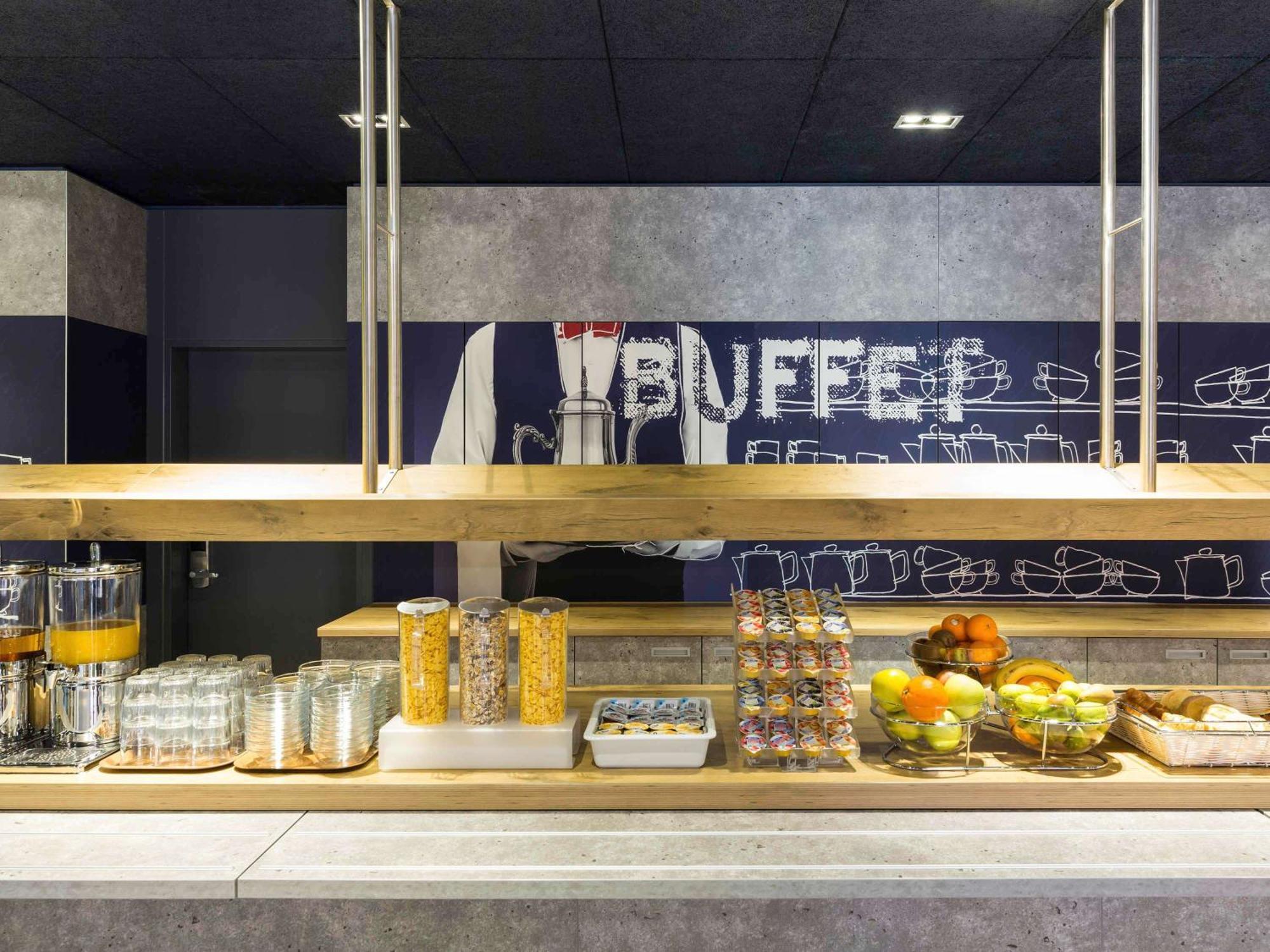 Ibis Budget Zurich Airport Hotel 2*