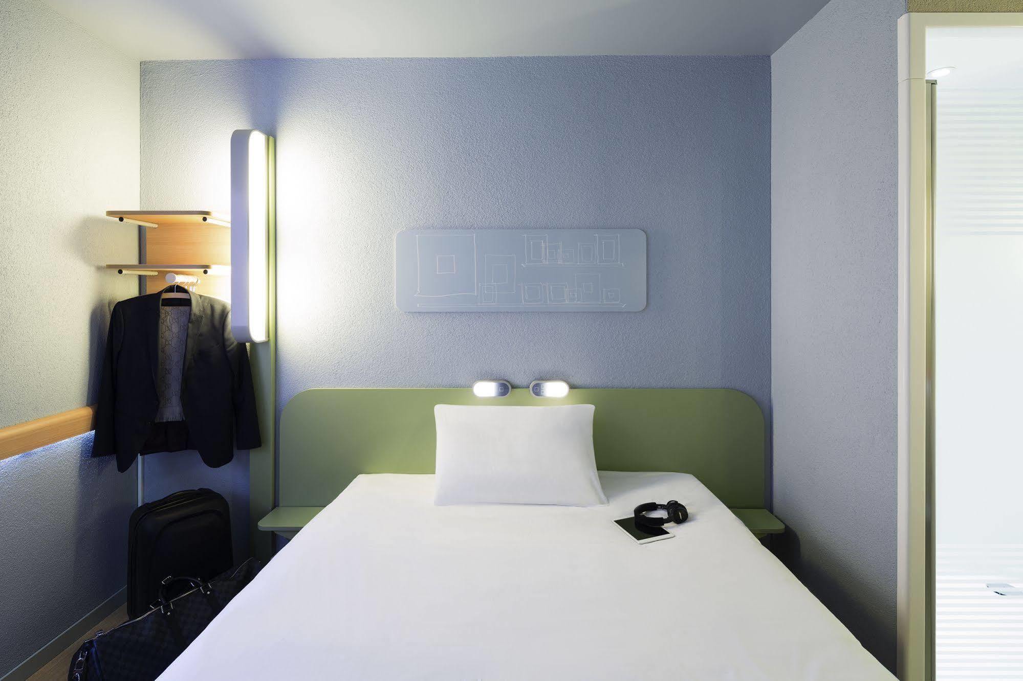 Hotel Ibis Budget Zurich Airport 2*