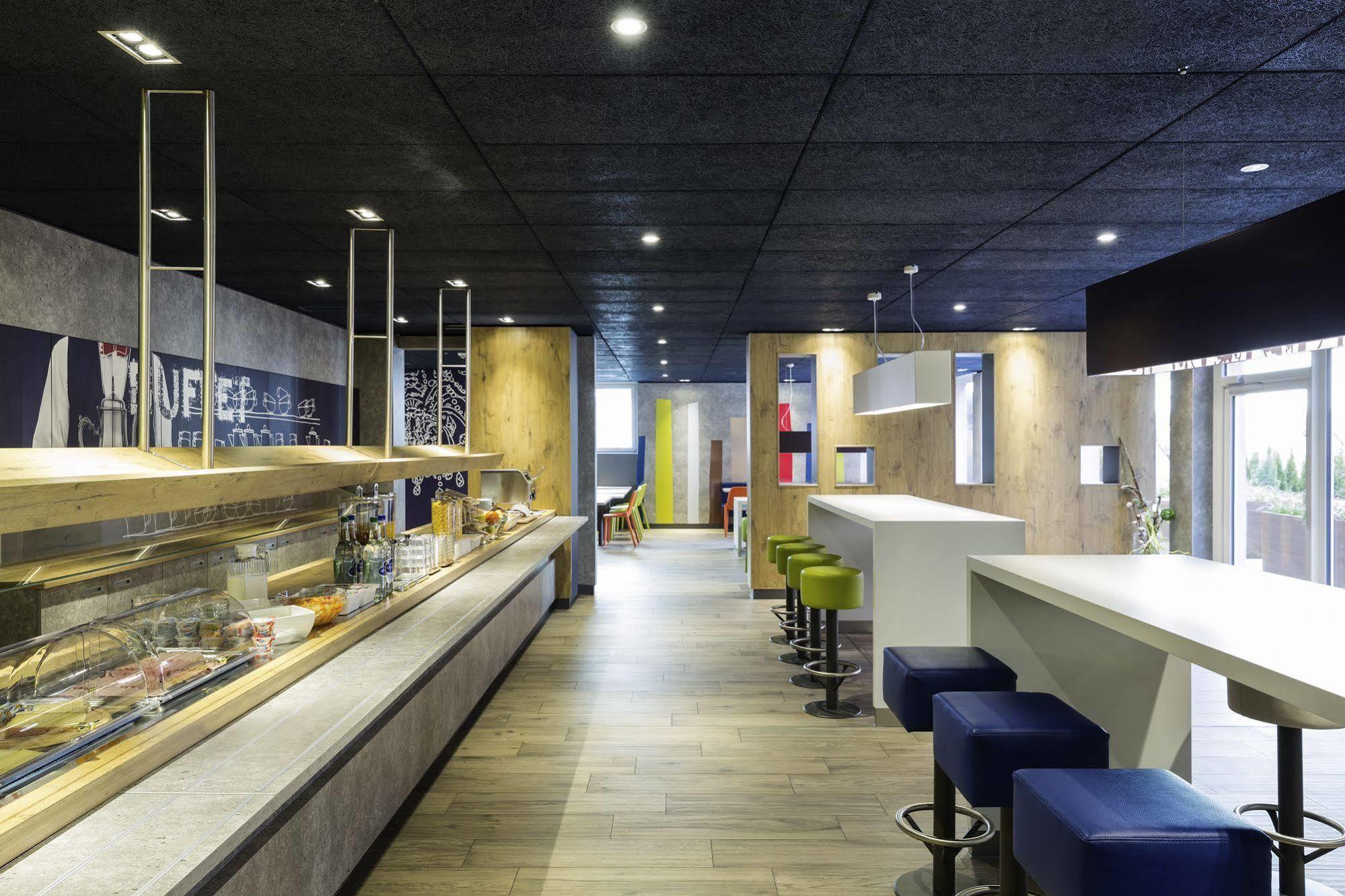 Ibis Budget Zurich Airport 2*